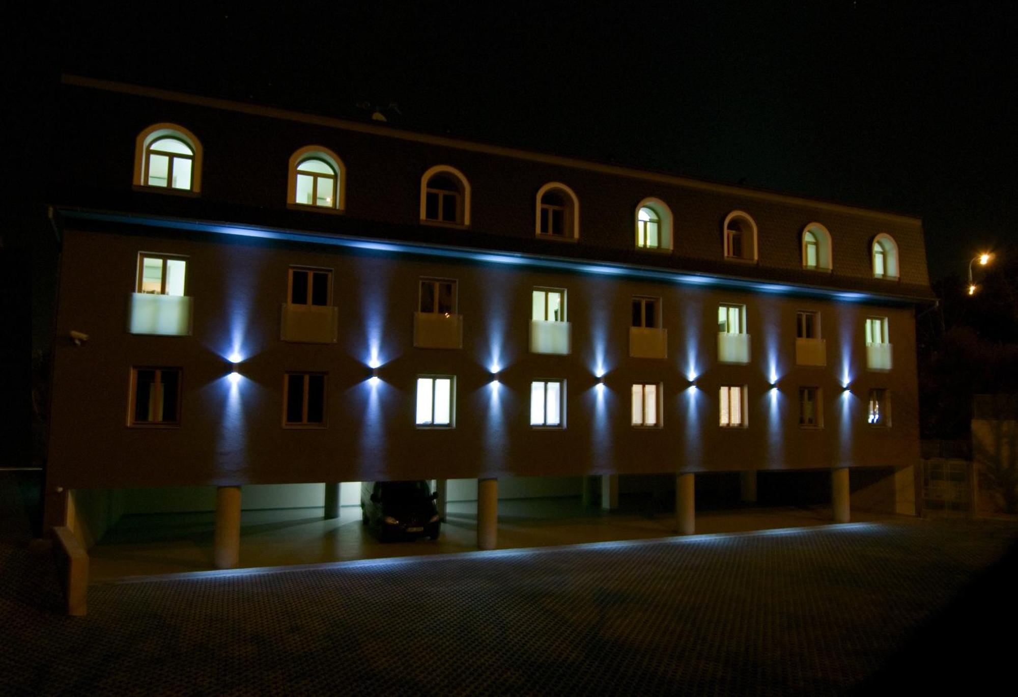 Отель Herrmes 3*